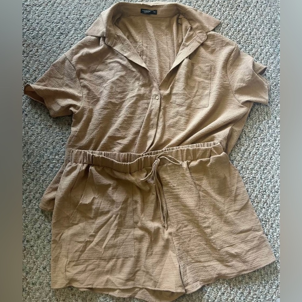 SHEIN Tan Women Shorts Set
